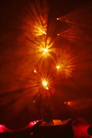 U2 lights red